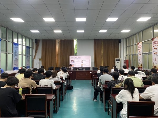 宣讲会现场 崔杰发布时间