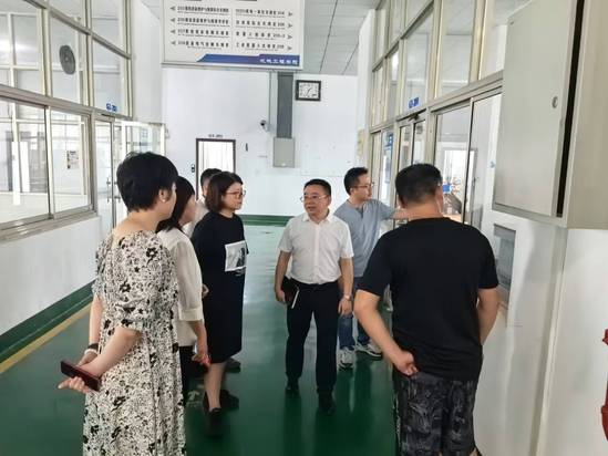 安全检查.jpg 新学期到来之际
