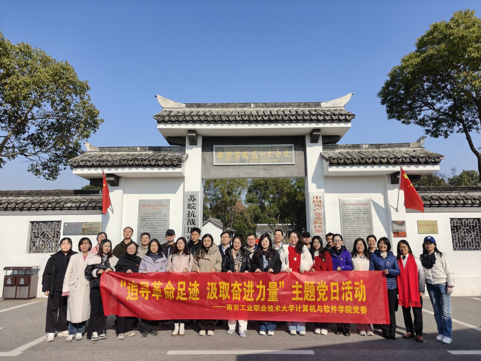 关注yyrss.com手机版登录公众号